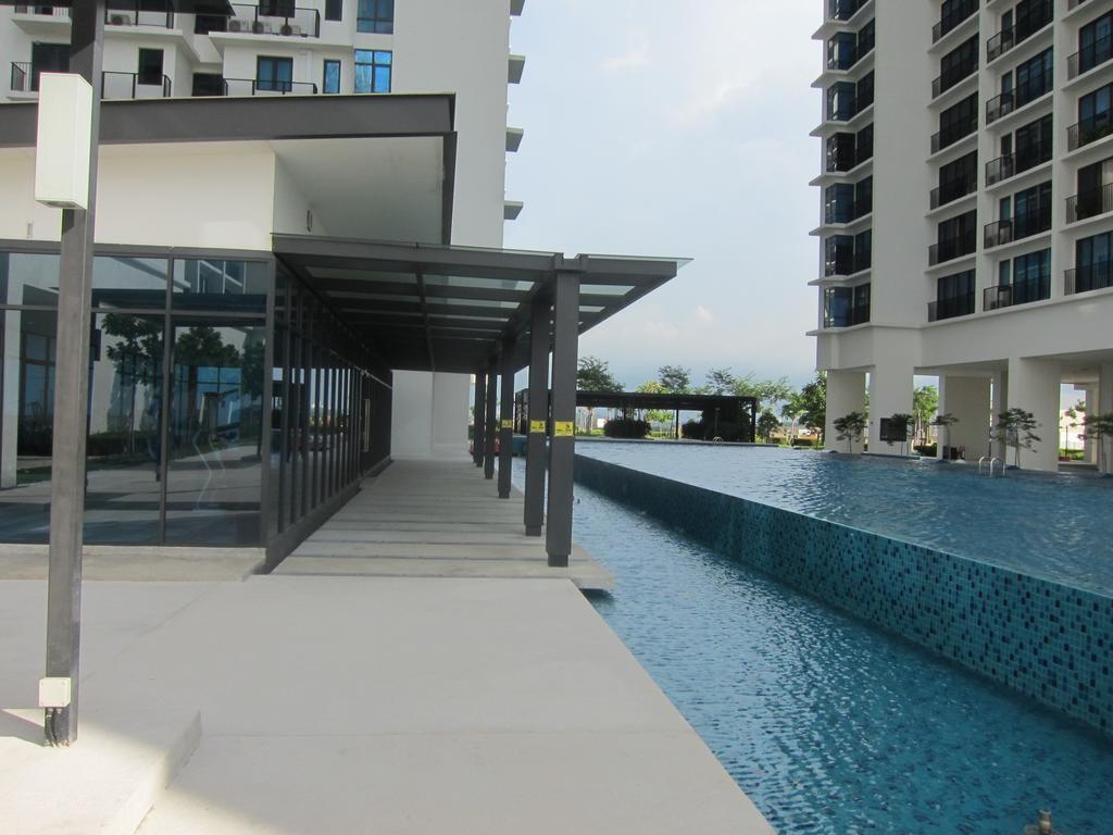 Setia Inn Suites Service Residence Сетия-Алам Экстерьер фото